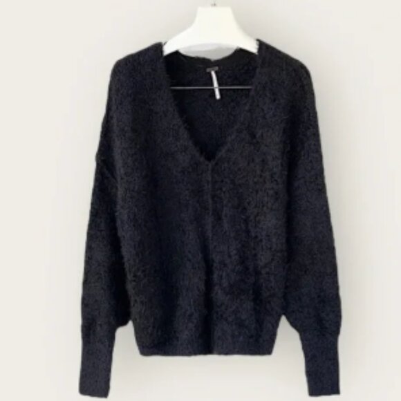 Victoria’s Secret Sweater Small New - Picture 1 of 5
